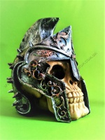 Skull in Helmet. Акрилові черепи. 170х160х110 мм.</p></p>